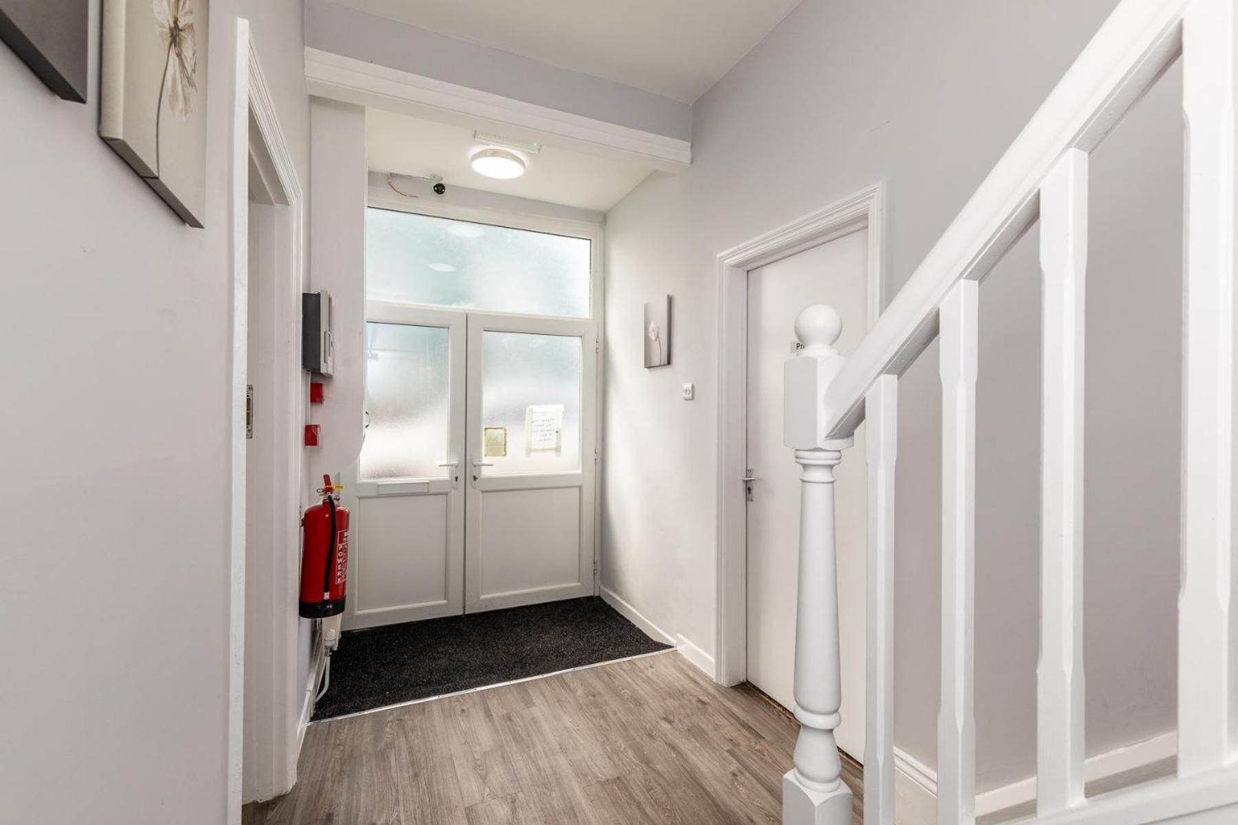 Dove Court Travel Lodge 4 - First Floor Ensuite 奥尔蒙兹伯利 外观 照片